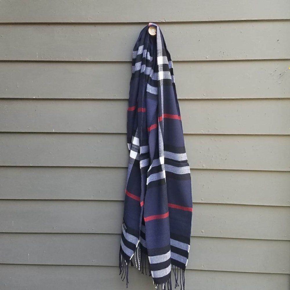 Cashmere navy plaid scarf. NEW! 100% Scottish Cashmere
